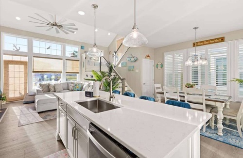 Bayside House | The Salty Flamingo | Deck, Grill & Dual Living