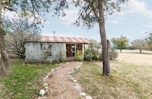 Fredericksburg Cabin | The Shed | Luxurious Country Accommodation