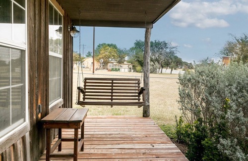Fredericksburg Cabin | The Shed | Luxurious Country Accommodation