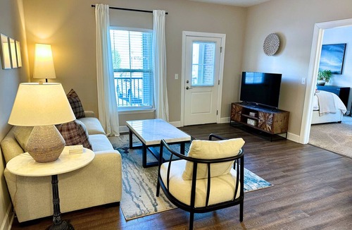 Westerville Apartment | The Snowbird Suite | 1st Floor | Walk-In Shower