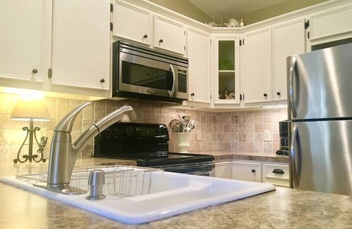 Llano House | The Sunday House -Adorable Hill Country Cottage - Llano River, Shopping, Sights
