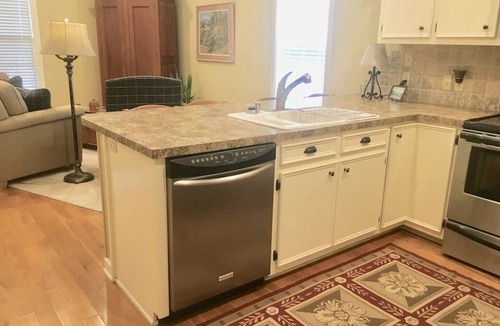 Llano House | The Sunday House -Adorable Hill Country Cottage - Llano River, Shopping, Sights