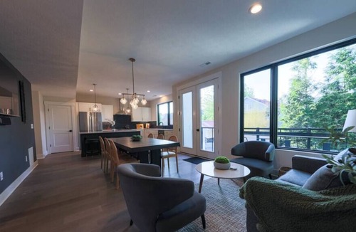 Merion Village Condo | The Urban Oasis at German Village