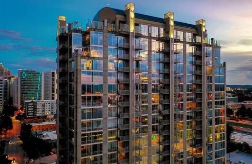 Midtown Apartment | The Urban Oasis in Midtown