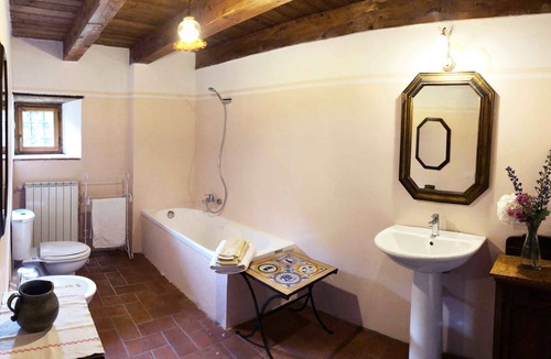 Villa Collemandina Villa | THE VILLA OF THE RED MARBLE VILLAGE