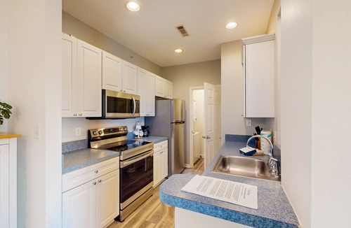 Villages of Five Points Apartment | The Villages of Five Points apartment w/community pools, tennis courts, shops