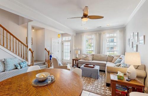 Villages of Five Points House | The Villages of Five Points - 17299 N Village Main Blvd