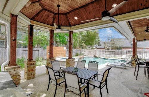 College Park House | The Woodlands Escape with Heated Pool and GameRoom