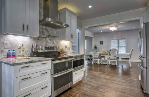 North Buckhead House | This house is a 8 bedroom(s), 7.5 bathrooms, located in Atlanta, GA.