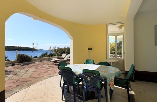 Rogoznica Apartment | Three bedroom apartment with a swimming pool by the beach Zečevo Rtić, Rogoznica (A-8366-a)