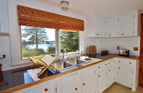 Tenants Harbor House | Tideriver, waterfront cottage in Maine