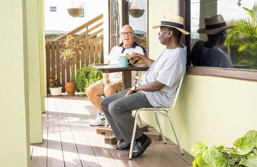 Runaway Bay Apartment | Touch Therapies Guest House & Day Spa