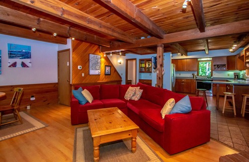 Birch Hill House | Trailside off West Side!