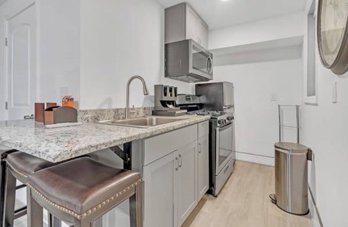 East Side Apartment | Tropical Delight Studio Suite