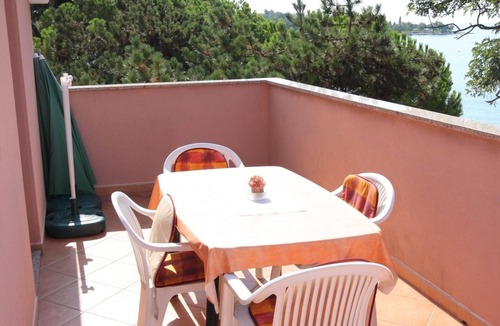 Zambratija Apartment | Two bedroom apartment near beach Zambratija, Umag (A-6997-b)