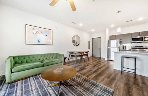 SoNo Apartment | Two-Bedroom Apartment w/Balcony - Gym - Balcony