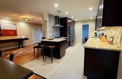 White Rock Hills House | Ultimate Texas Experience With Heated Pool & Spa