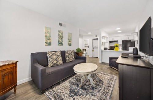 Park Central Apartment | Urban Apartment. Perfect for long term stays!