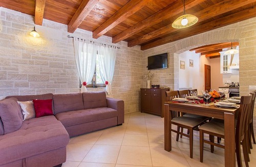 Bicici House | Vacation home Casa Mia with private POOL and garden