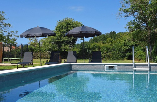 Snasici House | Vacation home Nina by Interhome