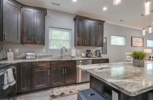 Hampton House | Vacation Homes at Buckroe Beach! Sleeps 10 2