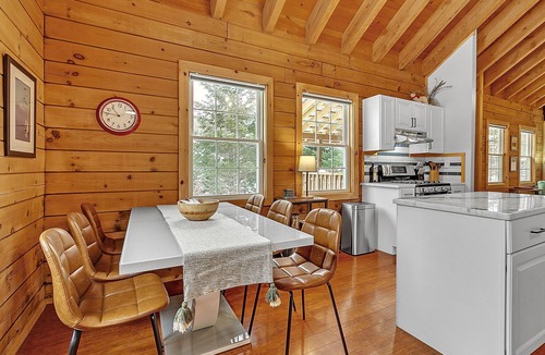 Warren Cabin | Vermont cabin near Sugarbush w/mountain views