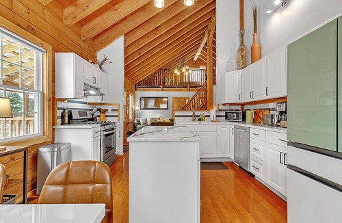 Warren Cabin | Vermont cabin near Sugarbush w/mountain views