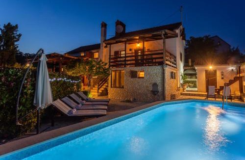 Risika House | Vila Marak
