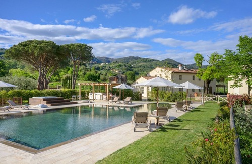 Massa e Cozzile Villa | Villa Buggia - Six Bedroom Villa, Sleeps 12