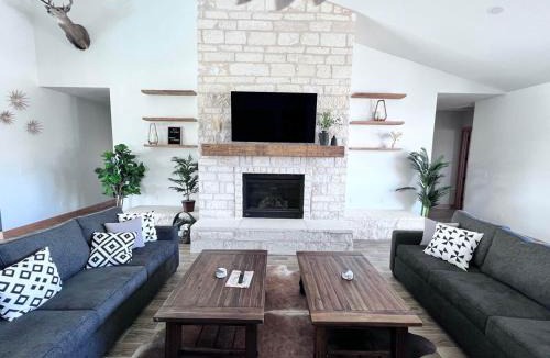Fredericksburg Villa | Villa & Domes at The Retreat