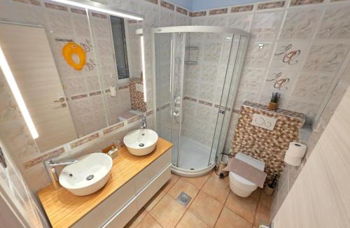 Jadranovo House | Villa Dvojac Holiday house with Jacuzzi and grill