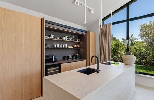 Frata Villa | Villa Flores by Villas Guide