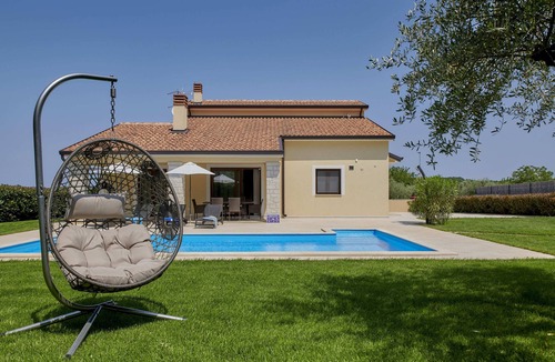 Fuskulin Villa | Villa Giovanna is located on a quiet location 6 km from Porec.