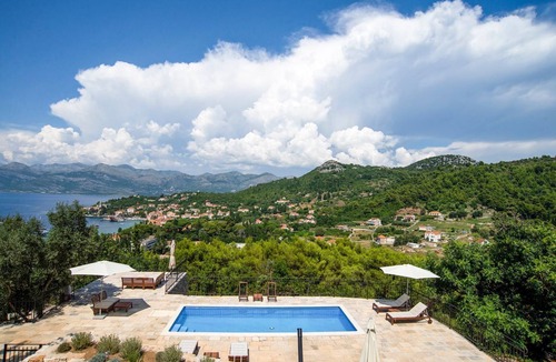 Lopud Island Villa | Villa Jahta - Six Bedroom Villa, Sleeps 12