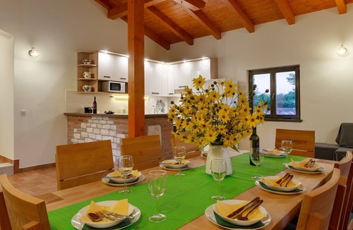 Zminj Villa | Villa Mara is located in the village Modrusani, Rovinj area.
