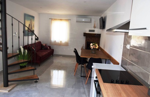 Seget Donji House | Villa Marta II beautiful house in center of old city with gorgeous pool