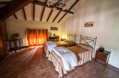 Mologno Hotel | Villa Moorings