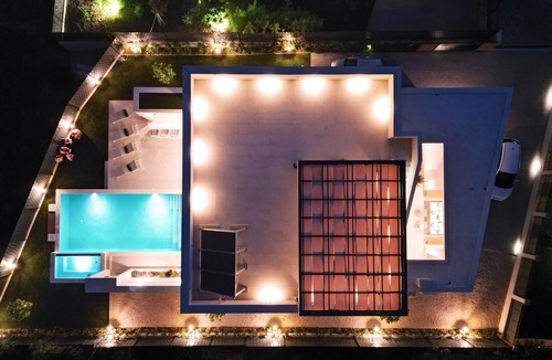Srinjine Villa | Villa NikandranA six bedroom Villa designed for a perfect holiday