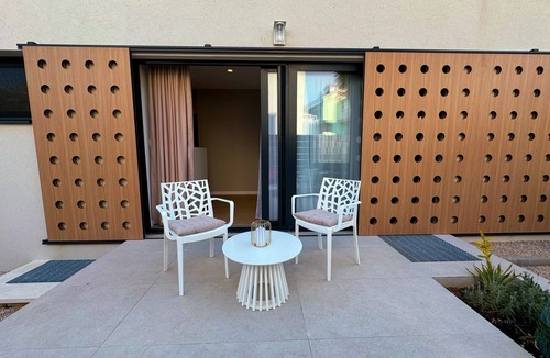 Srinjine Villa | Villa NikandranA six bedroom Villa designed for a perfect holiday