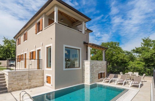 Baredine Villa | Villa Skarline by Villas Guide