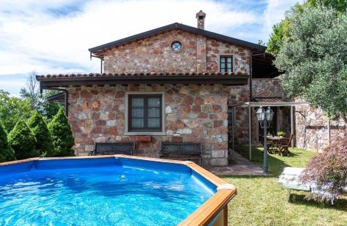 Villa Collemandina House | Villa Soli - Casa in Pietra con Piscina Panoramica