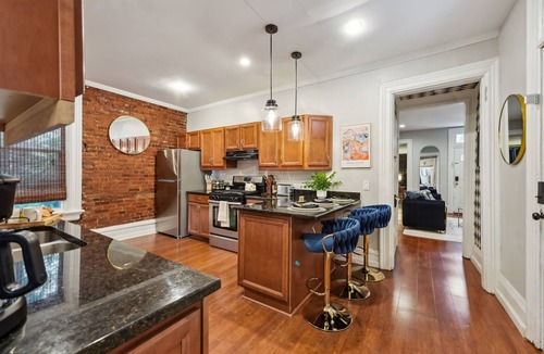 University District House | Walk to OSU/Short North~FREE Parking~Modern Luxe