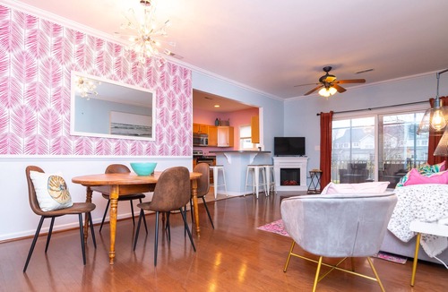 Lewes House | Walk to Outlets & Breweries, Restaurants and community pool