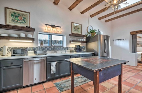Downtown Santa Fe Cottage | Walk to Santa Fe Plaza & Shops! Adobe Gem w/Patio