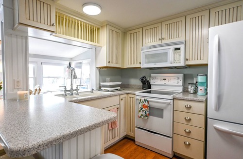 Camp Ellis House | Walk to the Beach from this charming 1 bedroom cottage in Camp Ellis!