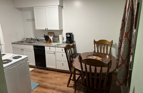 Willoughby Spit Apartment | Water Front 2 Bedroom Upstairs Apt. - Pet Friendly, WiF, Parking, Smart TV