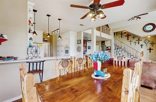 Buchanan Dam House | Waterfront home with kayak, view, fire pit & WiFi - dog-friendly
