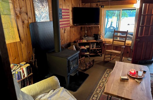 Abbot Cabin | WATERFRONT PARADISE w/incredible views.