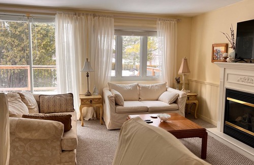 South Stormont House | WATERFRONT Seaside Bungalow. Amazing views on Island 17, Long Sault.