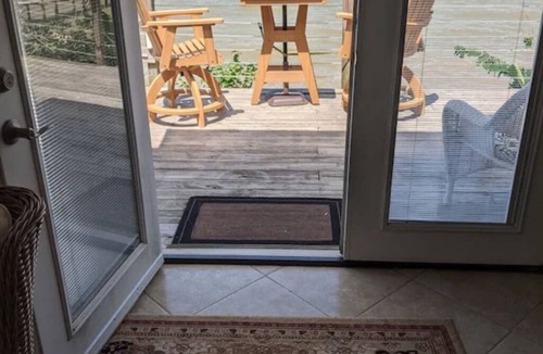 Bacliff Apartment | Waterfront Suite on shared property w/275' fishing pier and private hot tub